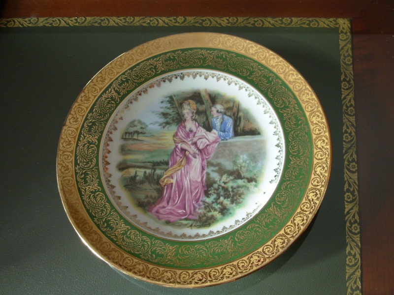 Assiette dorée en porcelaine de Limoges