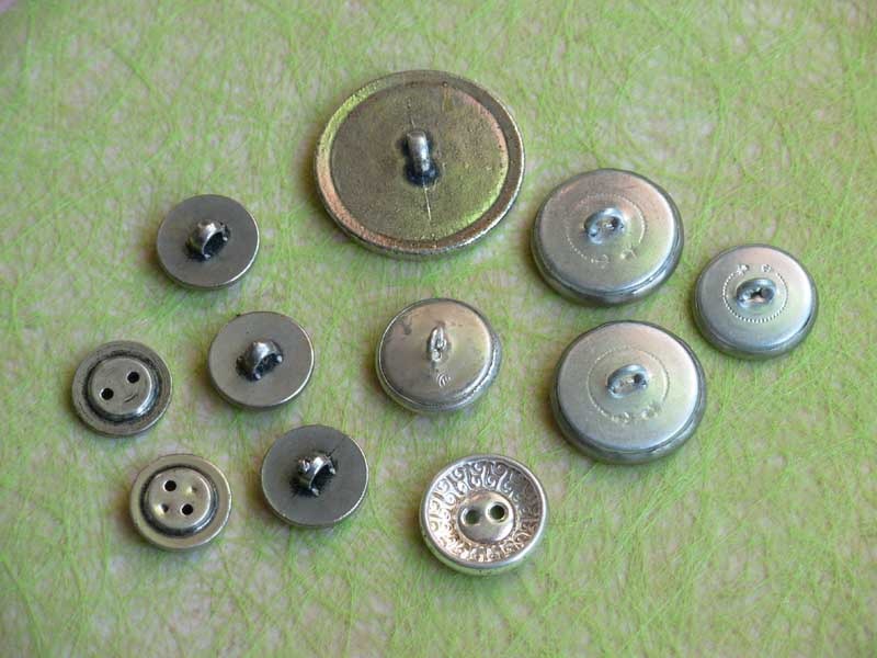 Boutons de couleur argentée - Arabesques