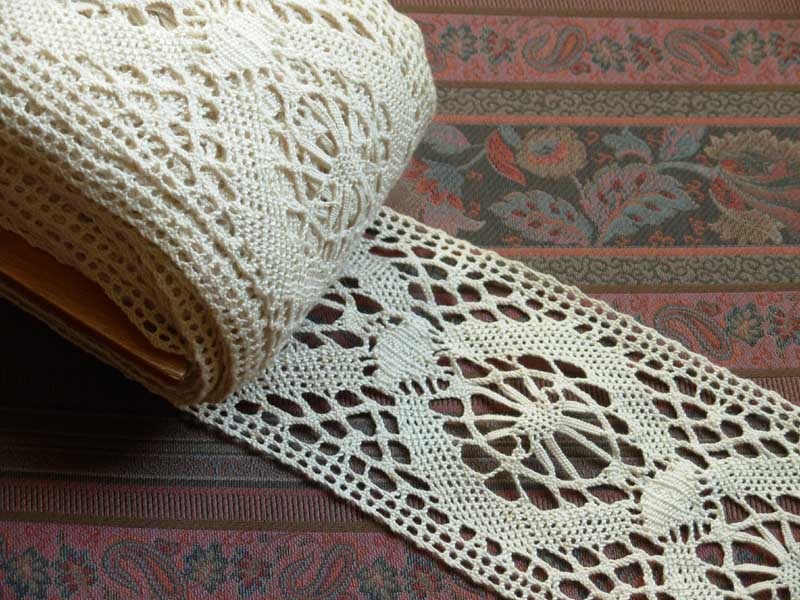 Dentelle mcanique ancienne
