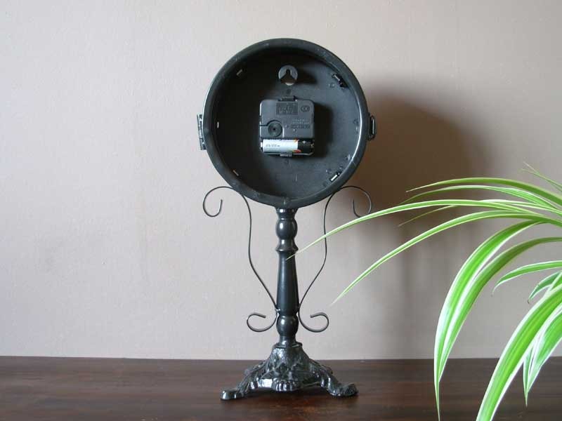 Horloge sur pied en fer forgé