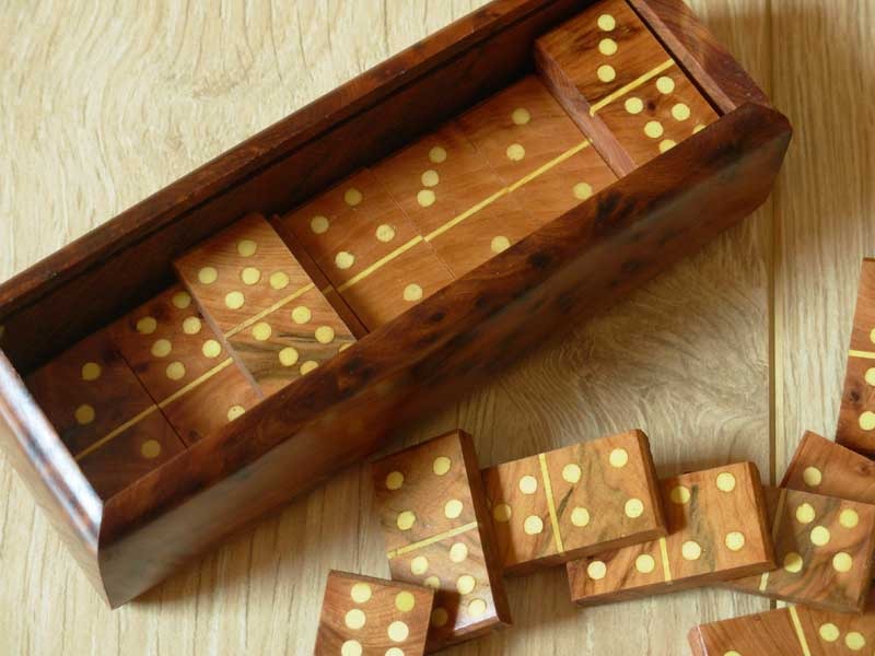 Jeu de dominos en bois de thuya