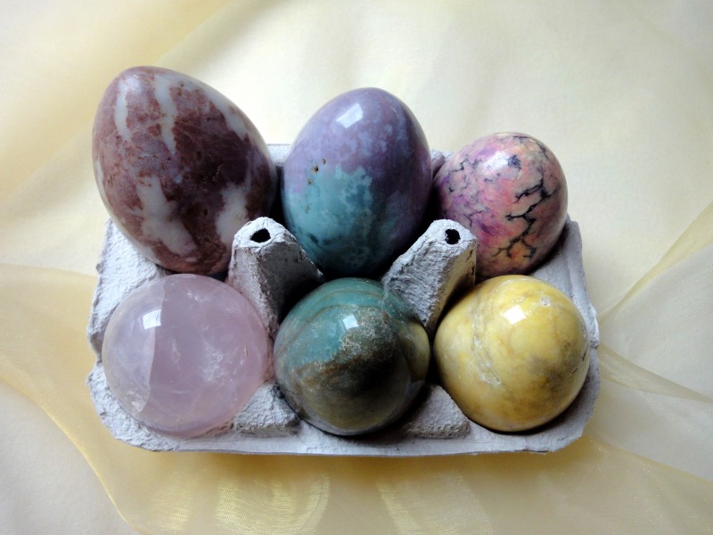 Lot de 6 oeufs en pierres naturelles