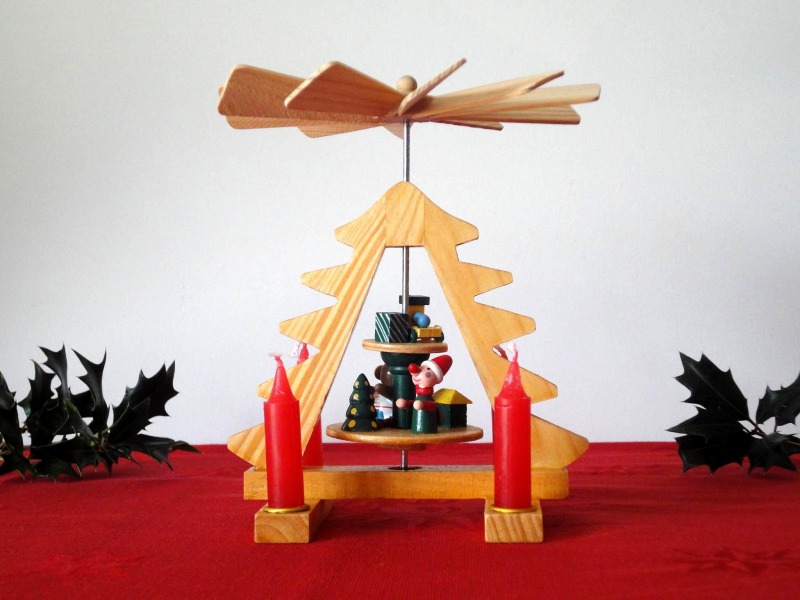 Mange pyramide  bougies