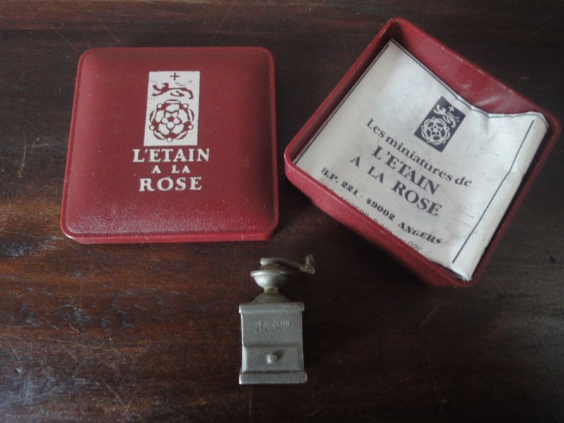 Moulin miniature de la collection des Etains  la Rose